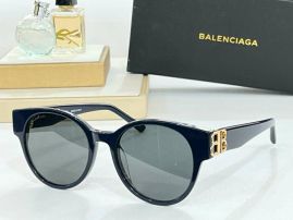 Picture of Balenciga Sunglasses _SKUfw56829192fw